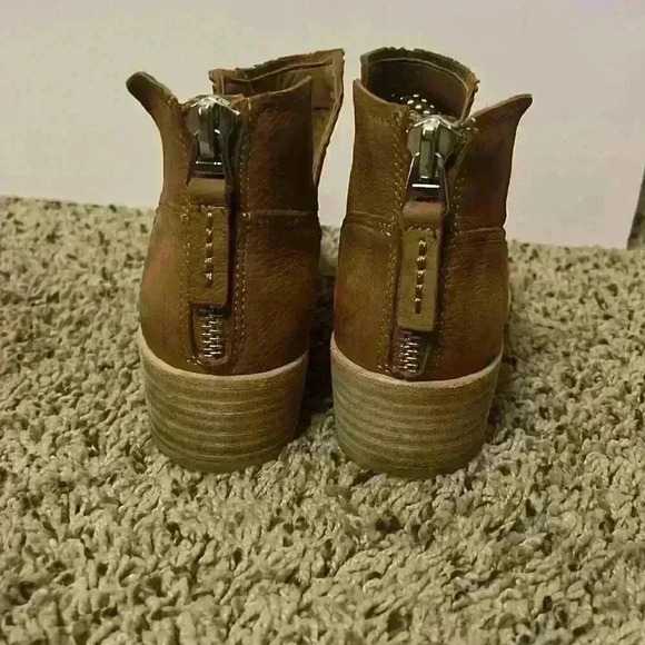 Dolce Vita perforated Ankle Bootie - Picture 5 of 8